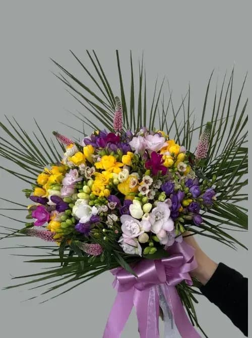  Букет из фрезии| Доставка цветов в Сочи