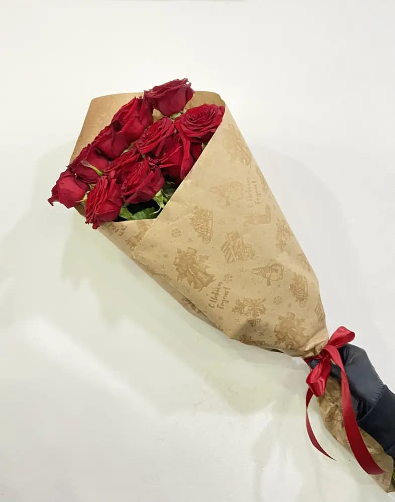 11 красных роз — доставка цветов в Сочи