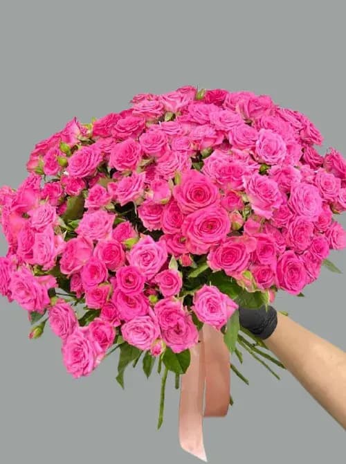 Букет из 27 кустовых роз | Доставка в Сочи