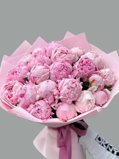 Розовые пионы — доставка цветов Сочи