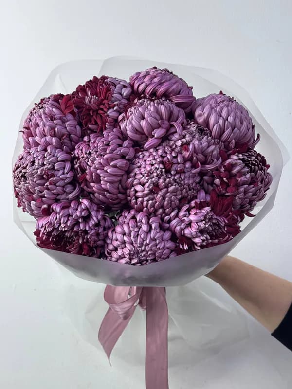 Букет из 13 хризантем Бигуди